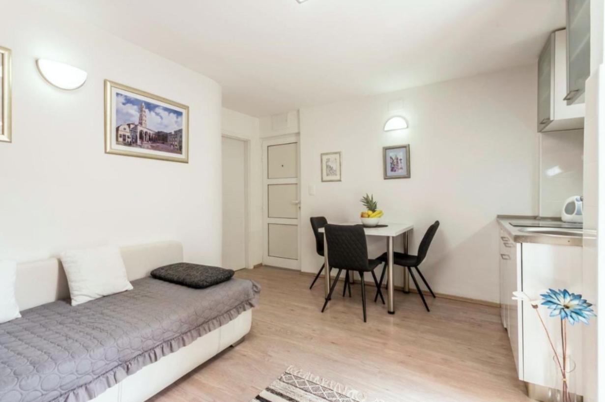 Iron Gates Apartments سبليت المظهر الخارجي الصورة
