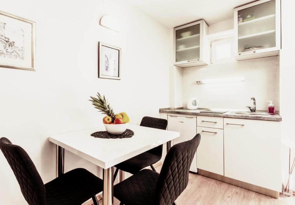 Iron Gates Apartments سبليت المظهر الخارجي الصورة
