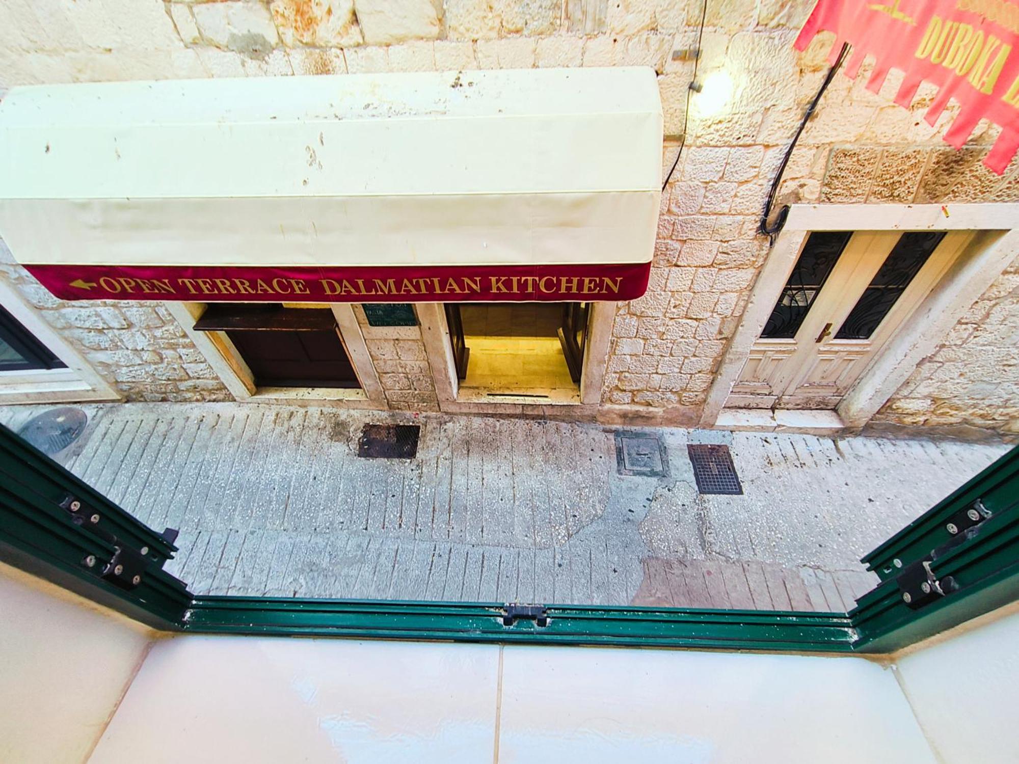 Iron Gates Apartments سبليت المظهر الخارجي الصورة